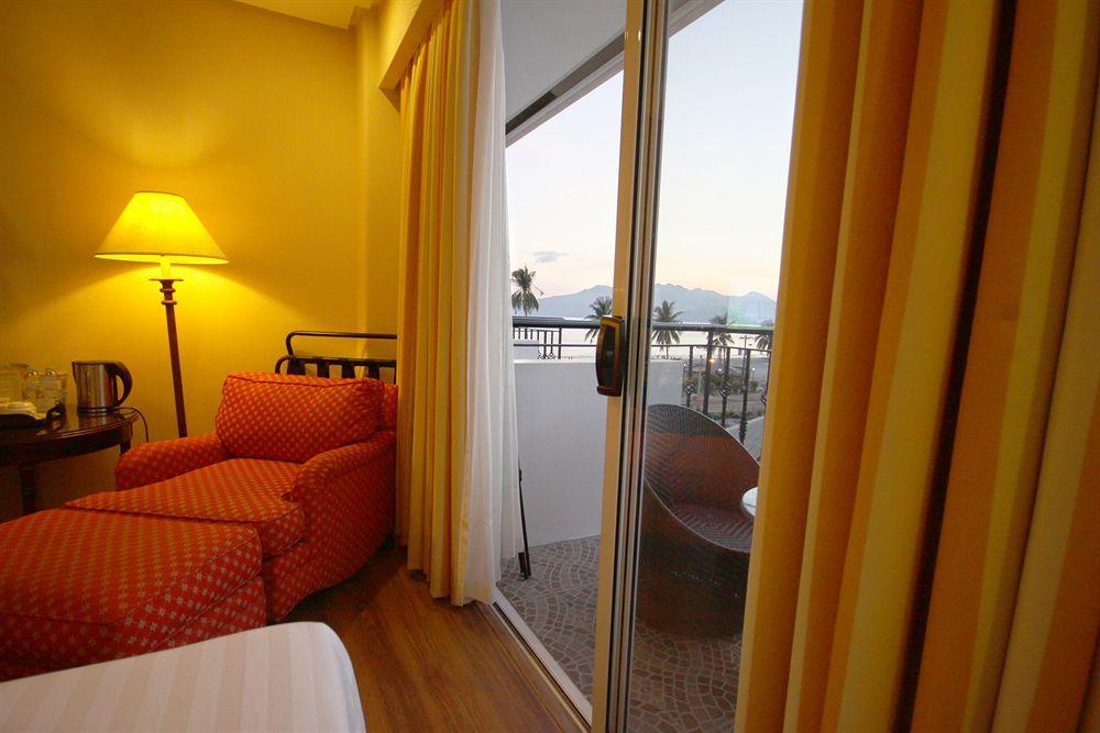 Court Meridian Hotel & Suites Olongapo Eksteriør billede