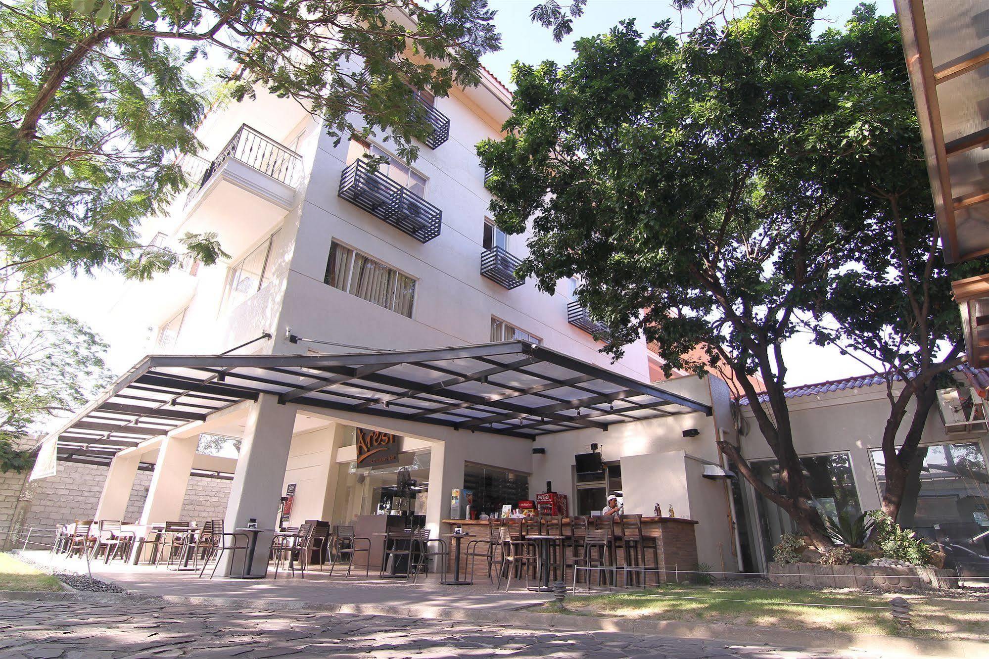 Court Meridian Hotel & Suites Olongapo Eksteriør billede