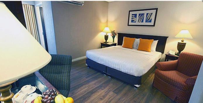 Court Meridian Hotel & Suites Olongapo Eksteriør billede