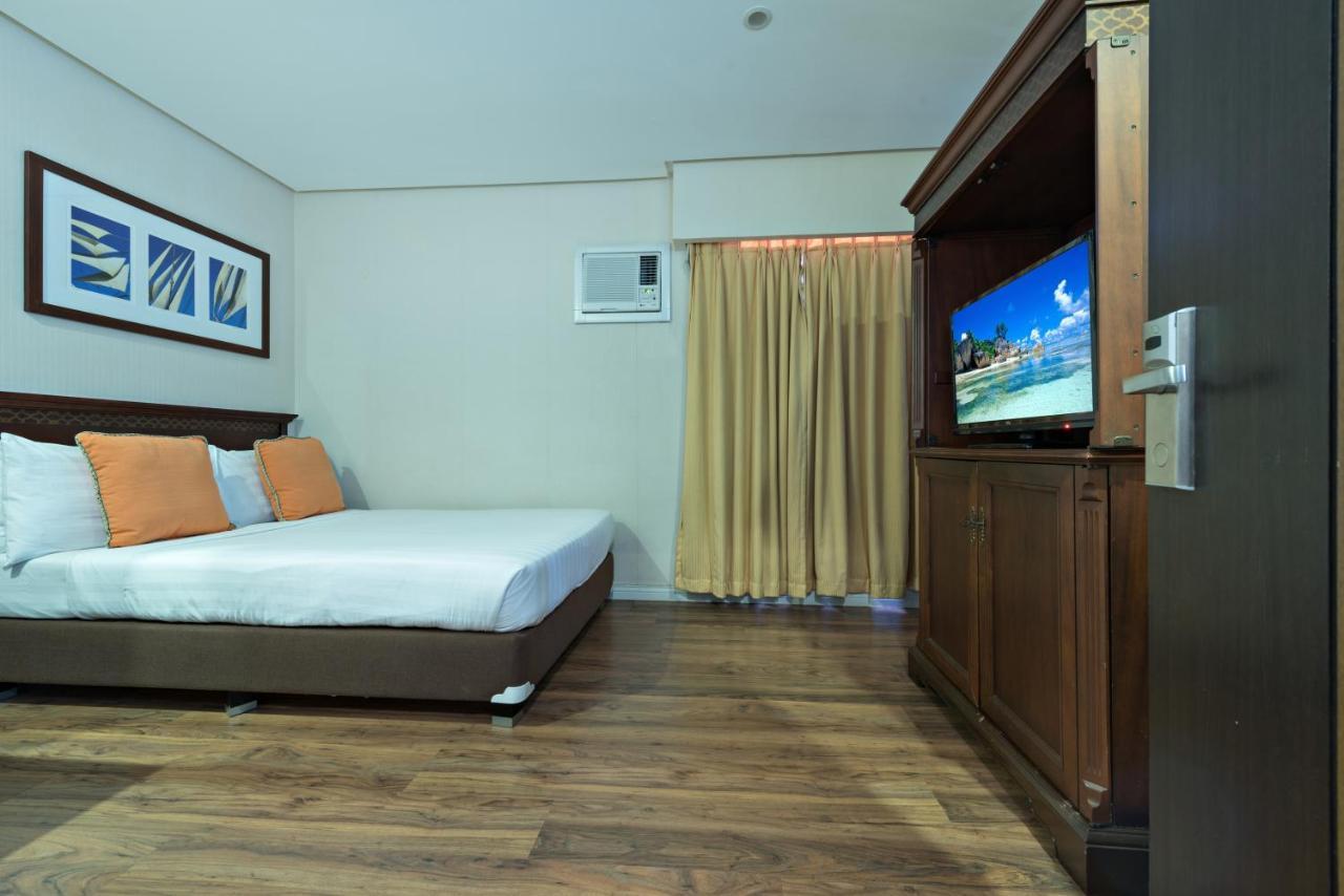 Court Meridian Hotel & Suites Olongapo Eksteriør billede