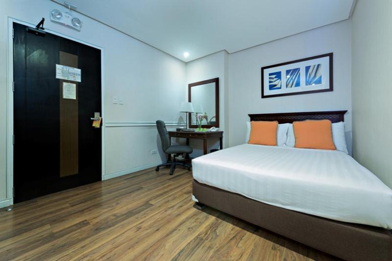 Court Meridian Hotel & Suites Olongapo Eksteriør billede